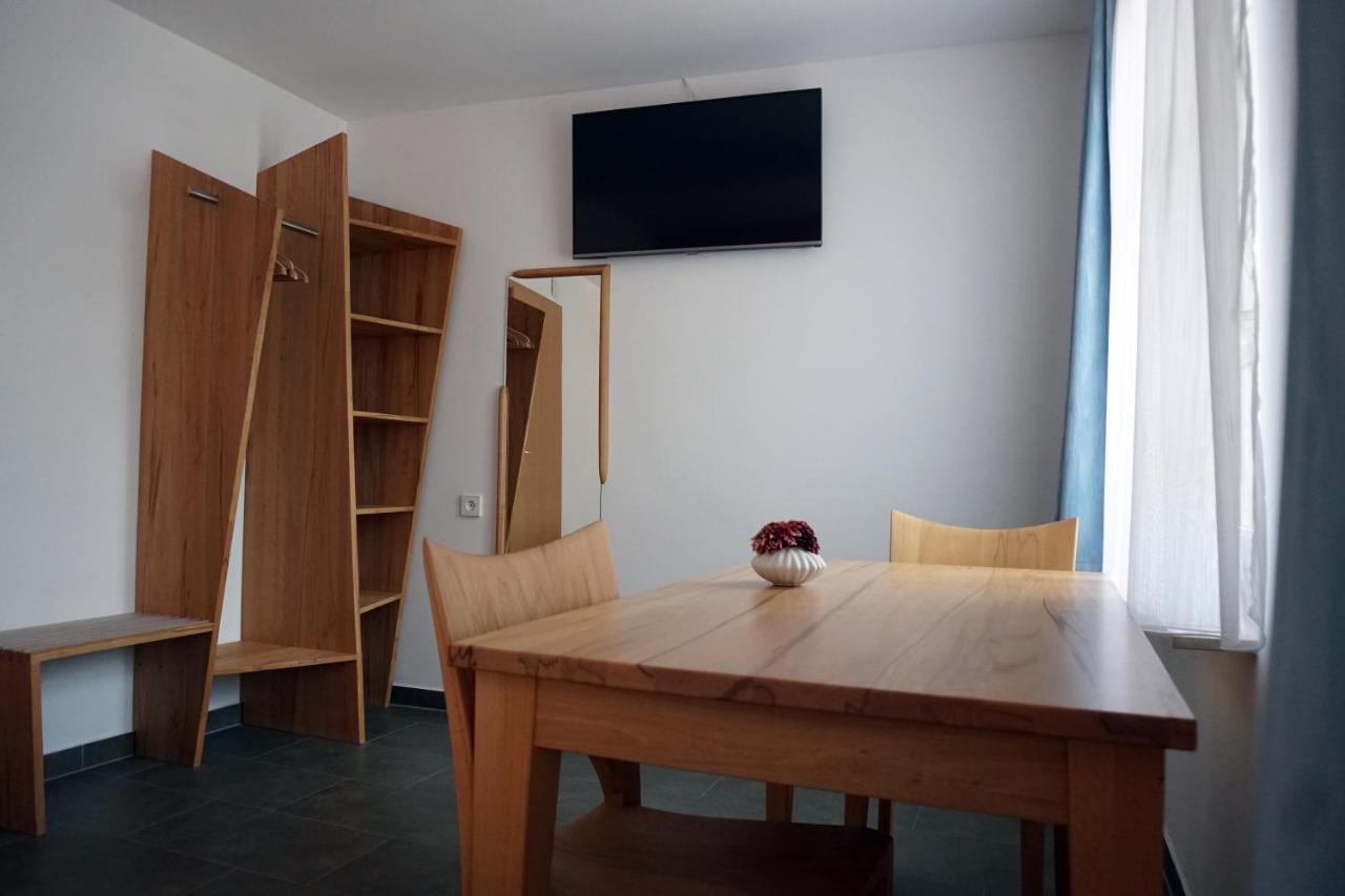 Hotel - Ristorante La Grotta Шпайер Екстериор снимка